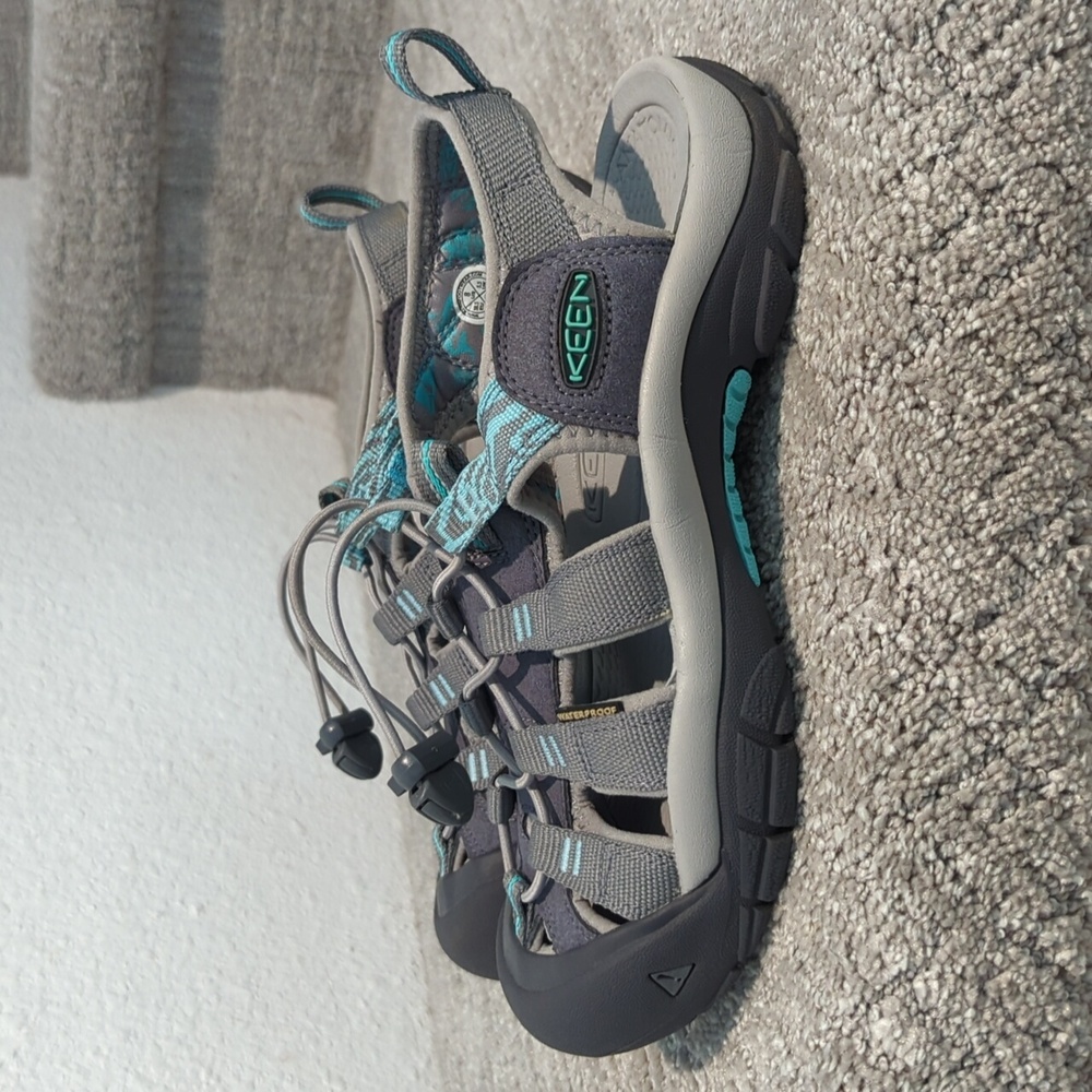 Women's Keen Newport H2 Grey and Blue Sandal Size 8